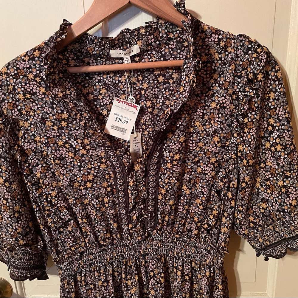 Max Studio Floral Long Sleeve Dress - Black and White - Picture 3 of 5